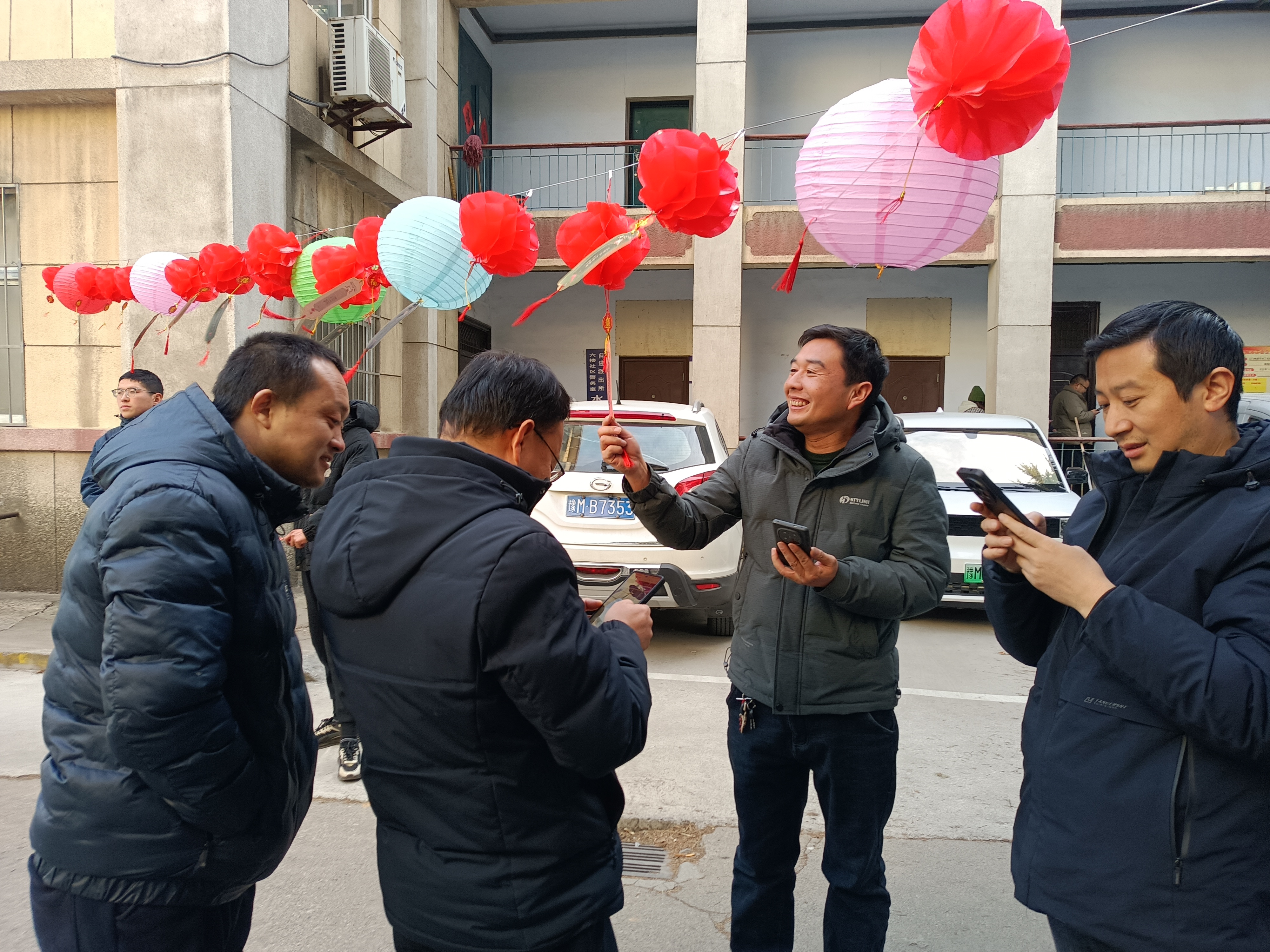 公司舉辦“靈蛇啟新歲·歡樂鬧元宵” 職工燈謎活動(dòng)